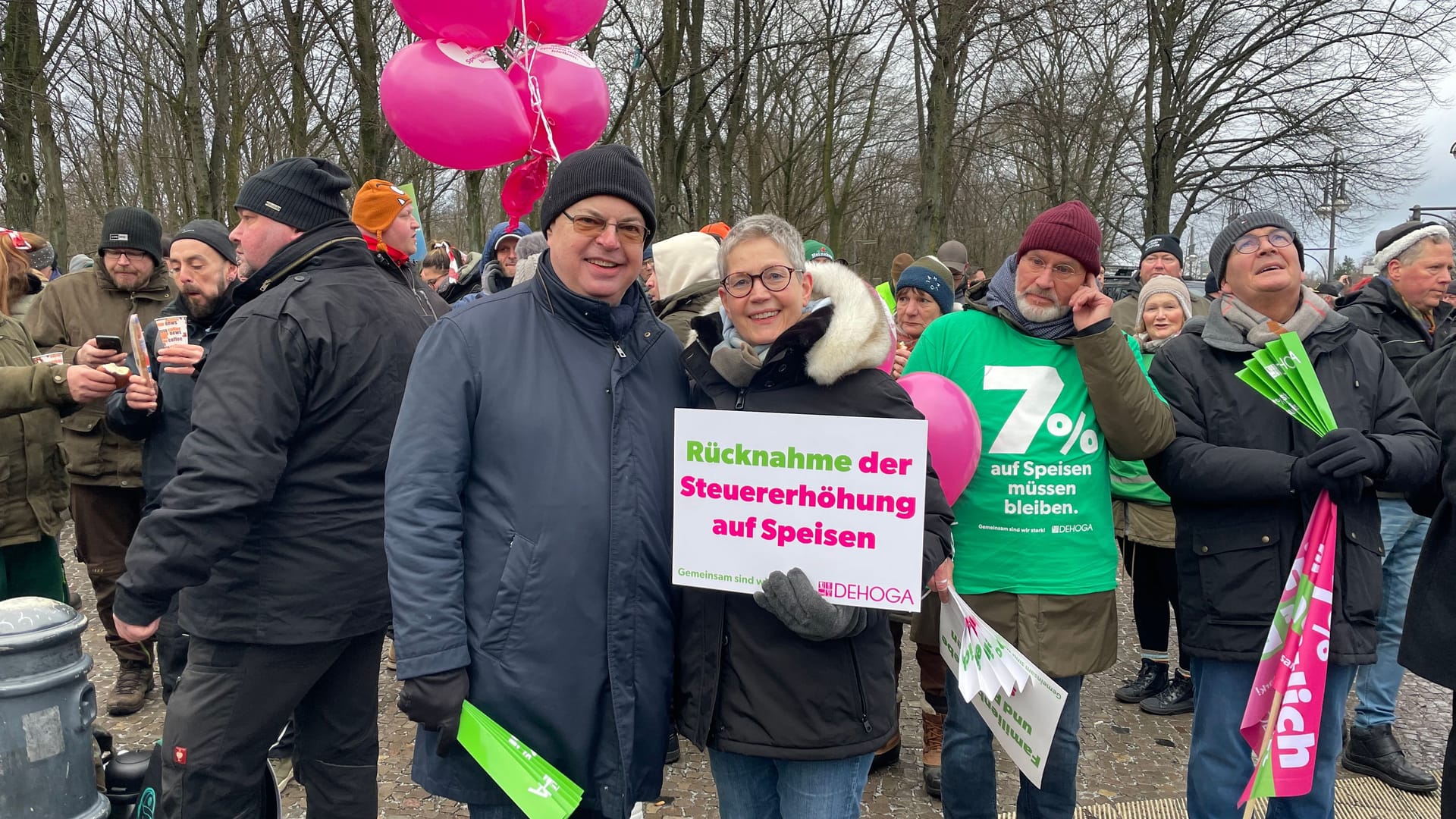 Jürgen Kirchherr und Anna Roeren-Bergs vom Gaststättenverband Dehoga: "Spätestens als Verbraucher sind wir alle betroffen."