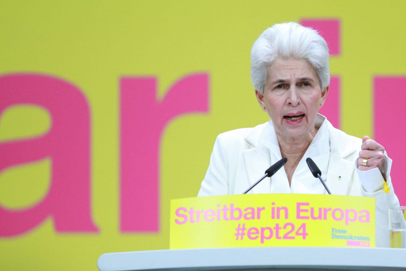 Marie-Agnes Strack-Zimmermann bei ihrer Rede auf dem FDP-Europarteitag.