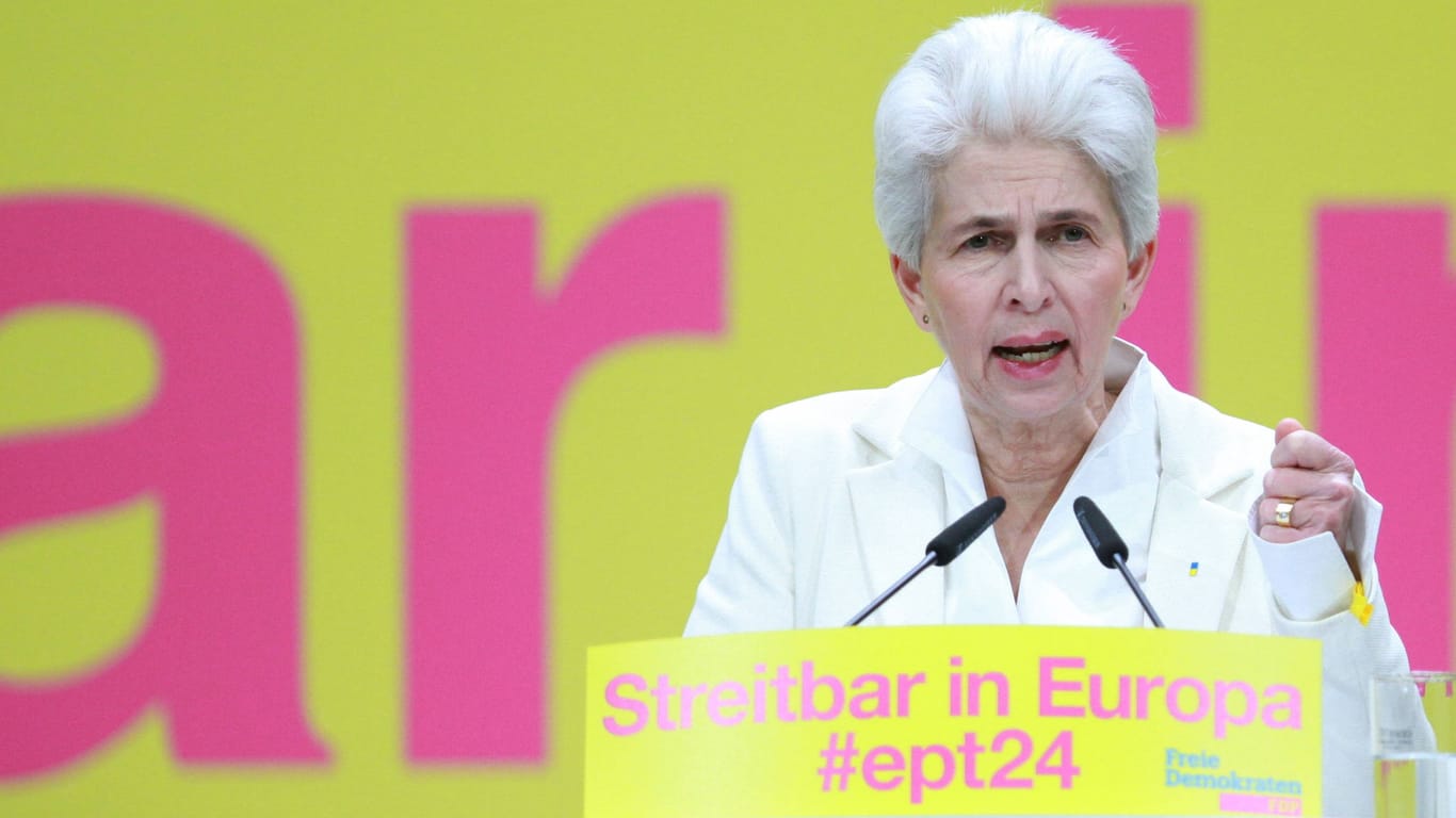 Marie-Agnes Strack-Zimmermann bei ihrer Rede auf dem FDP-Europarteitag.