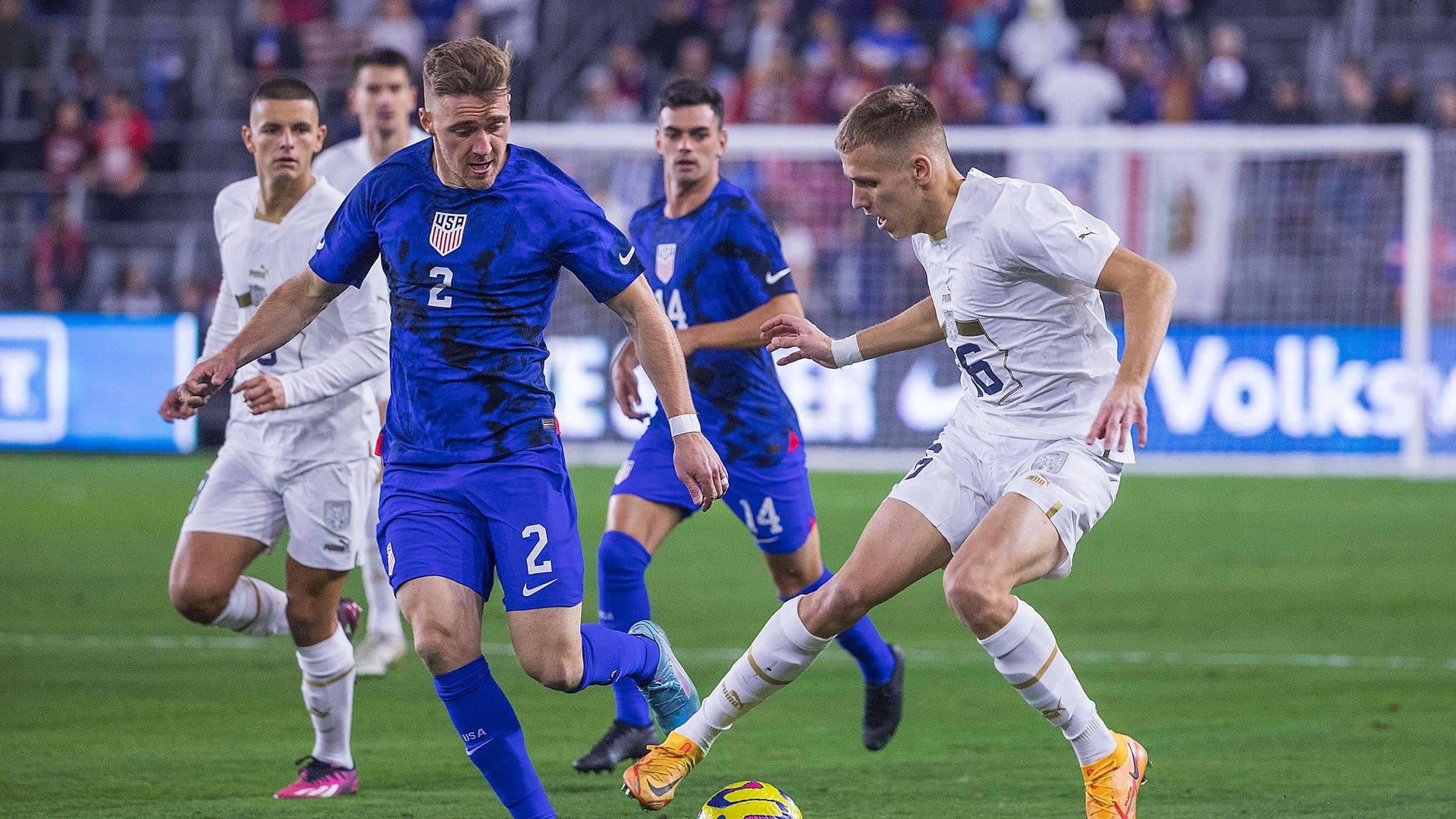 Debüt: Gressel (l.) bei seinem ersten US-Länderspiel gegen Serbien.