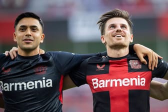 Nadiem Amiri (l.) und Jonas Hofmann spielen mit Leverkusen aktuell eine überragende Saison.