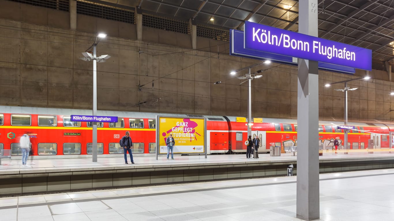 Der Bahnhof am Flughafen Köln/ Bonn (Archivbild): Ab Mittwoch wird die Haltestelle unregelmäßiger angefahren.