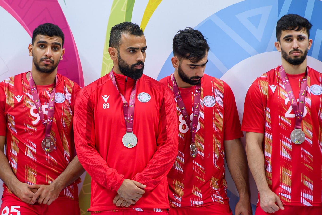 Die Spieler Bahrains nach eine Qualifikationsmatch für Olympia 2024: Jetzt sorgten sie für einen Skandal.