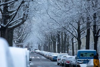 Schneefall in Berlin (Symbolbild): In der Hauptstadt und fast dem gesamten Nordosten der Republik kann es an diesem Wochenende schneien.