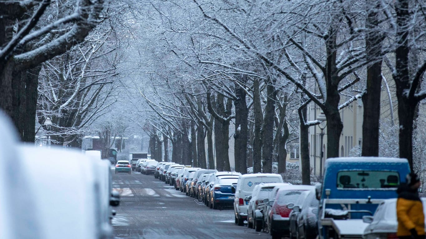 Schneefall in Berlin (Symbolbild): In der Hauptstadt und fast dem gesamten Nordosten der Republik kann es an diesem Wochenende schneien.
