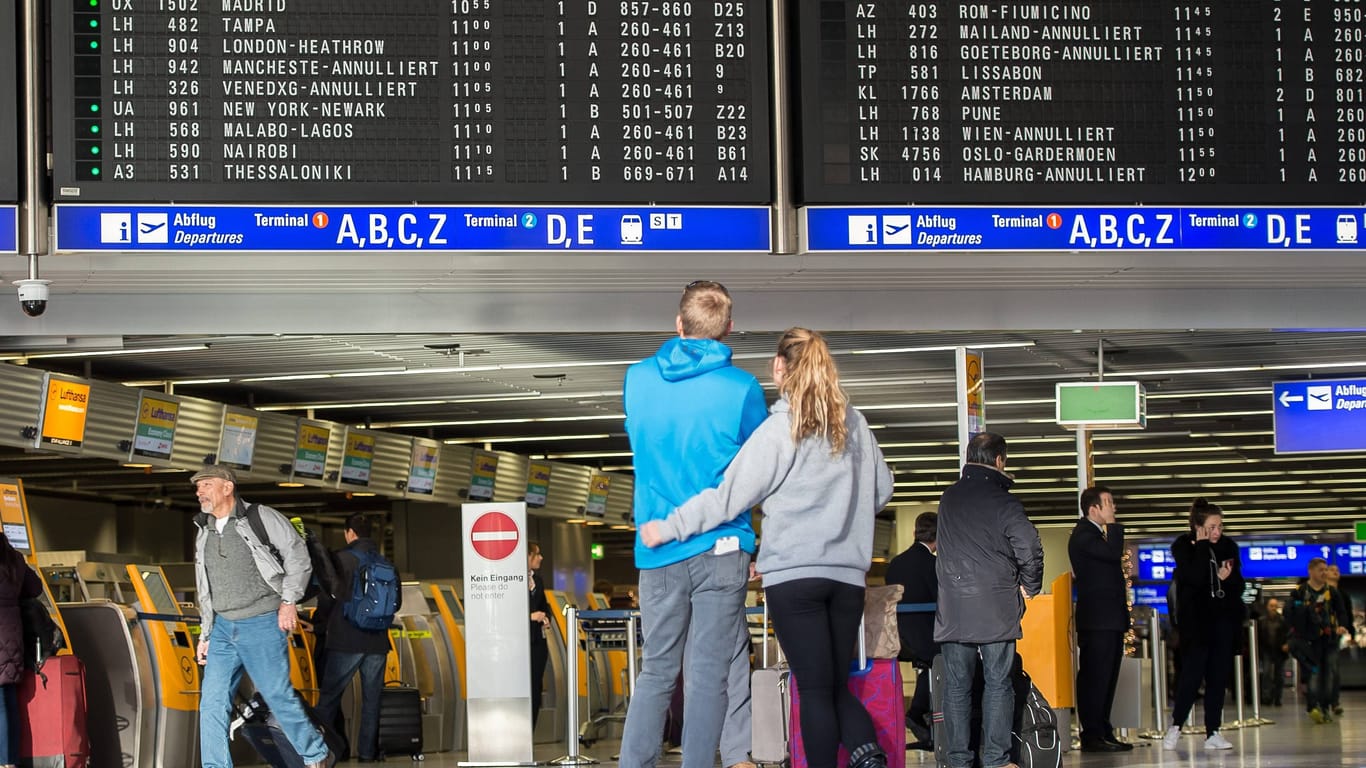 Auch der Frankfurter Flughafen könnte vom Streik betroffen sein.