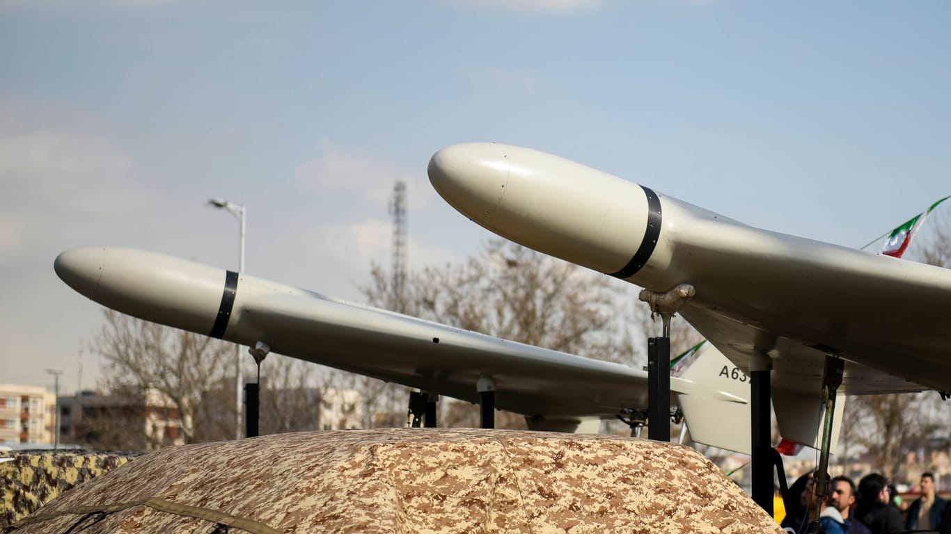 Iranische Shahed-136 Drohnen (Symbolbild): Die Ukraine möchte Drohnen mit ähnlicher Reichweite und Sprengkraft selbst nachbauen.