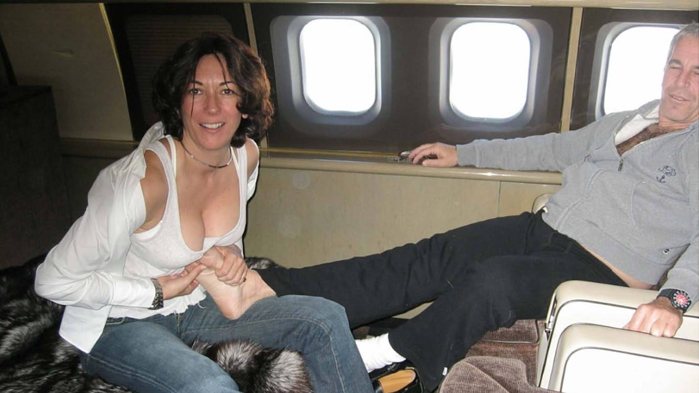 Reisen im Privatjet, der als "Lolita-Jet" bezeichnet wurde: Das Missbraucher-Paar Maxwell und Epstein (Archivbild).