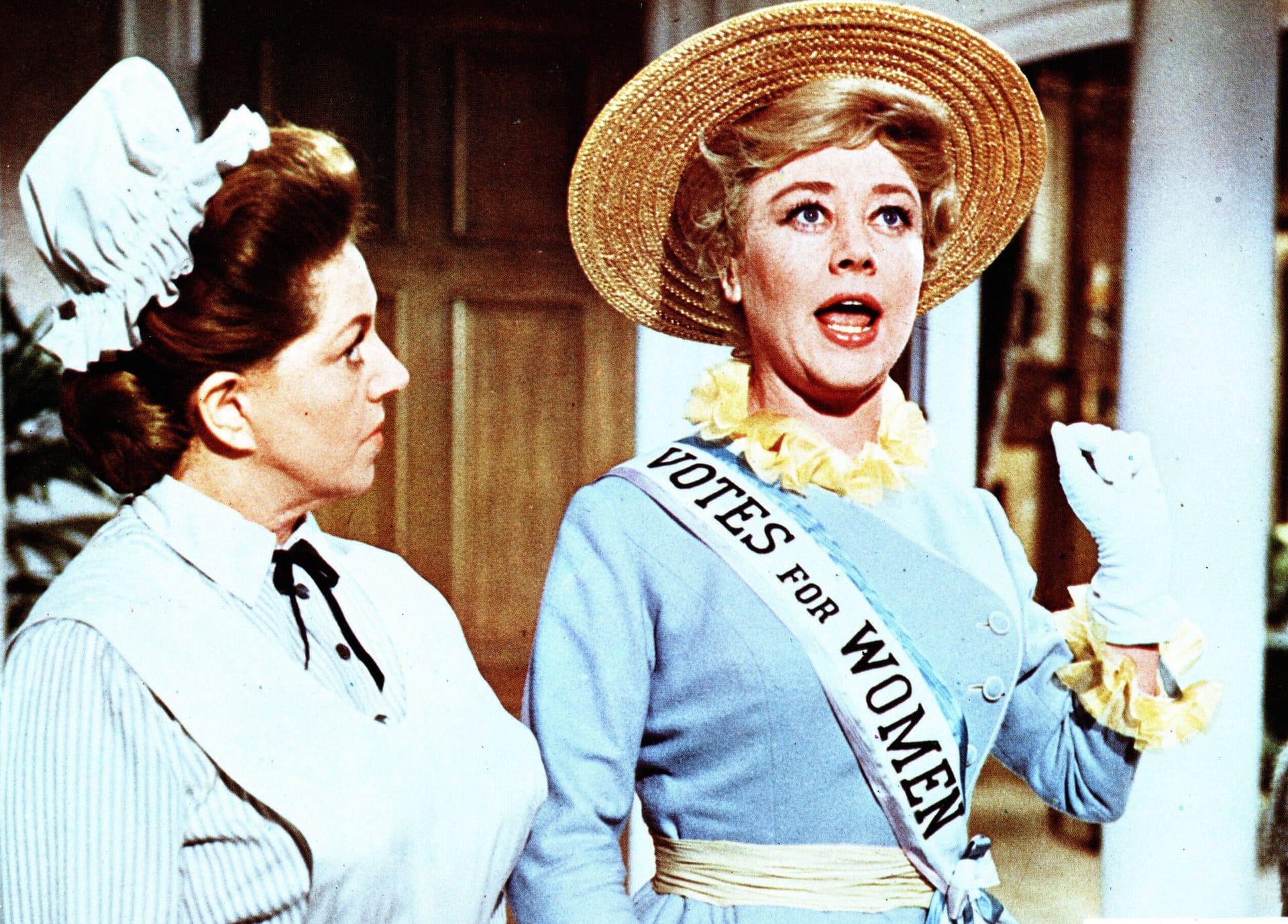 Glynis Johns (r.) spielte in "Mary Poppins" die Rolle der Winifred Banks.