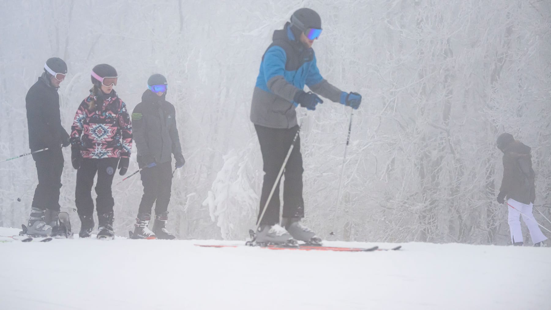 Winterberg Freude über neuen Schnee im Wintersportgebieten im Sauerland