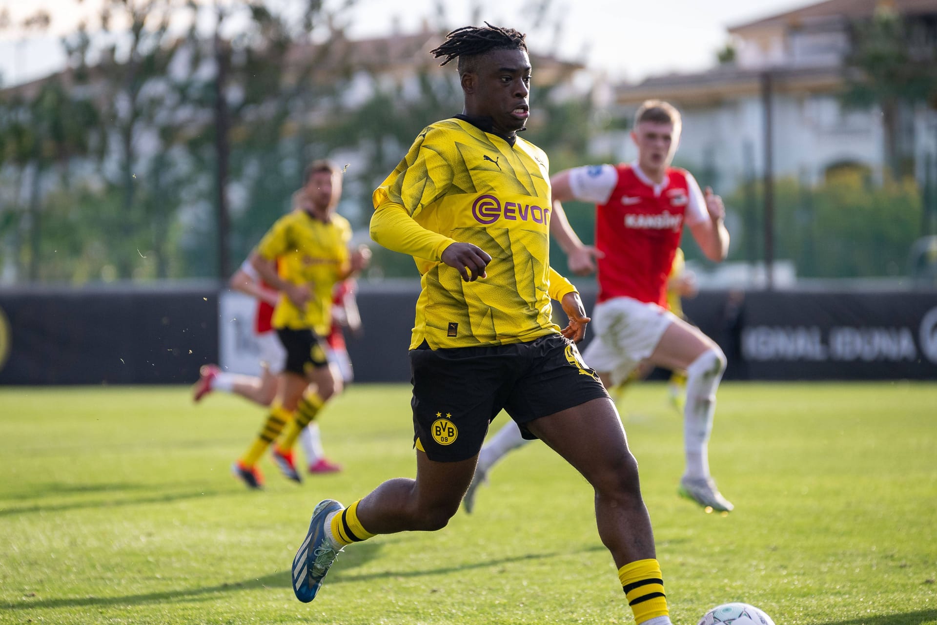 Samuel Bamba im Testspiel gegen AZ Alkmaar: Der 19-Jährige gilt als großes Talent.