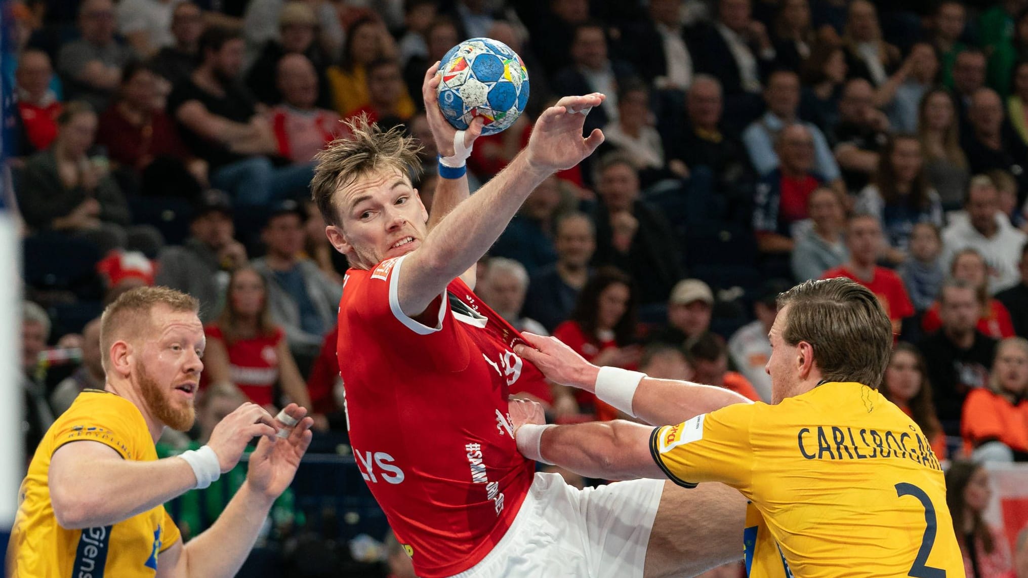 Handball-EM: Weltmeister Dänemark schlägt Europameister Schweden knapp