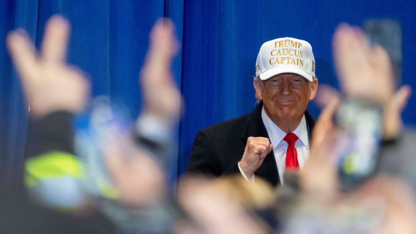 Ex-Präsident Trump bei Wahlkampfauftriit in Iowa, USA.