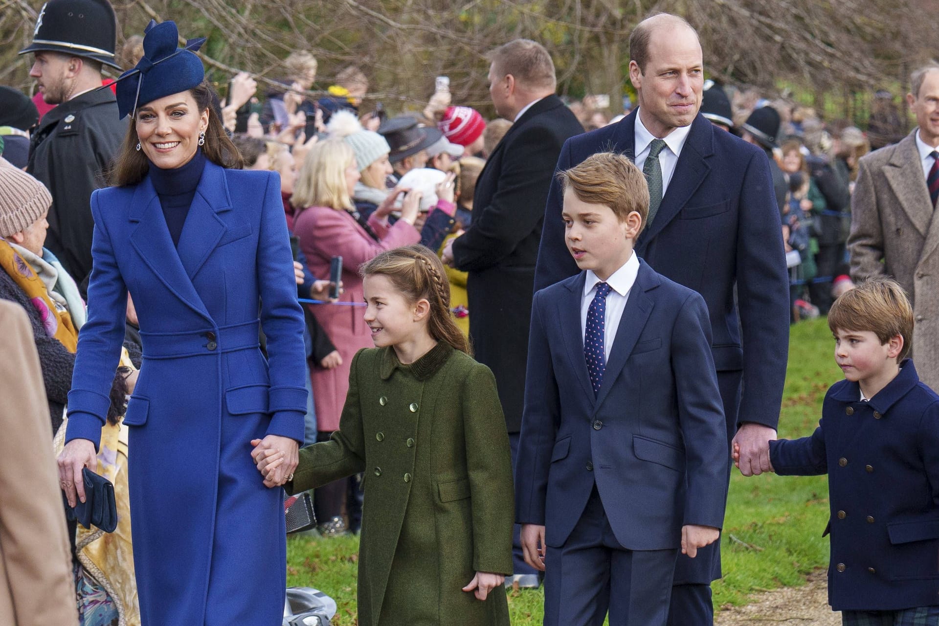 Prinzessin Kate, Prinzessin Charlotte, Prinz George, Prinz William und Prinz Louis beim Weihnachtsgottesdienst in Sandringham.