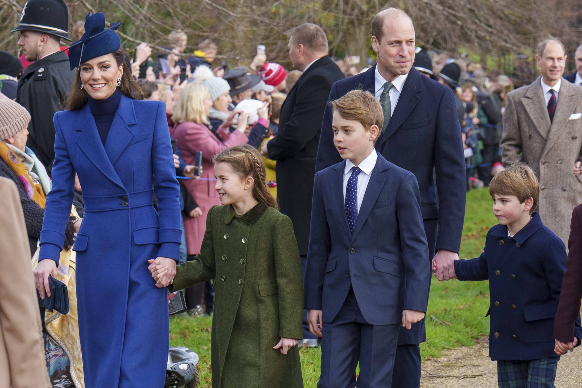 Prinzessin Kate, Prinzessin Charlotte, Prinz George, Prinz William und Prinz Louis beim Weihnachtsgottesdienst in Sandringham.