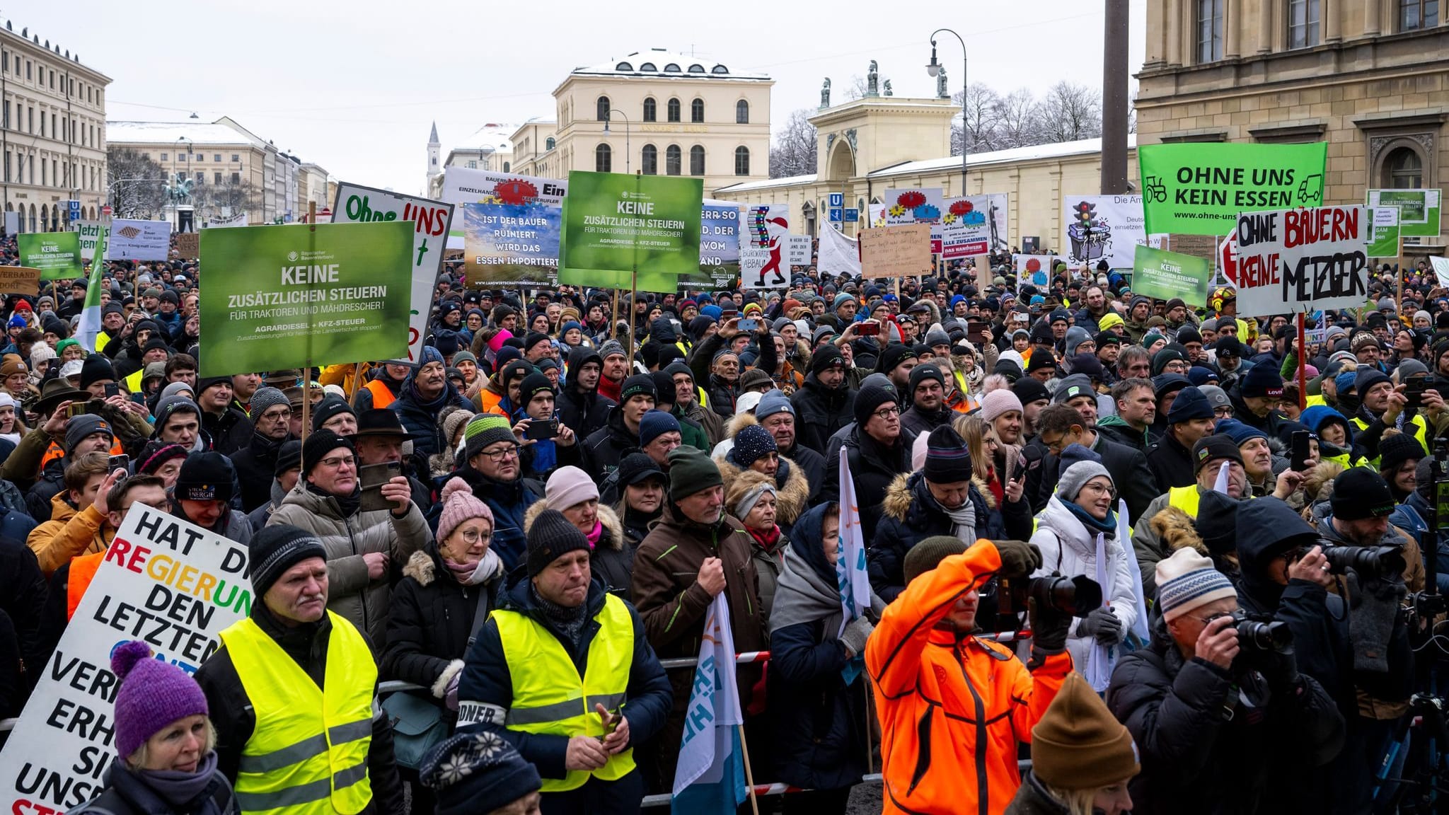 Bauernproteste: Grüne bei Kundgebung in München ausgebuht | Liveblog
