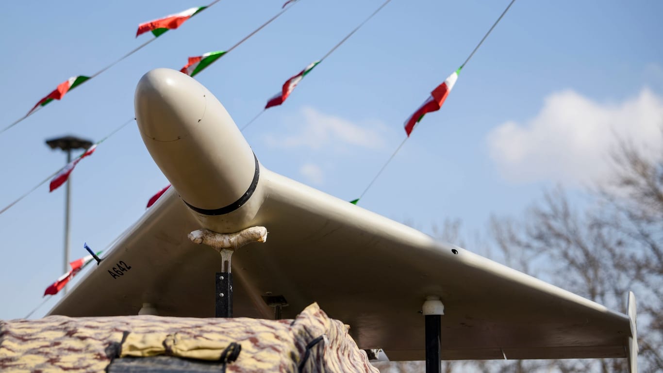 Iranische Shahed-136 Drohnen (Symbolbild): Die Ukraine möchte Drohnen mit ähnlicher Reichweite und Sprengkraft selbst nachbauen.