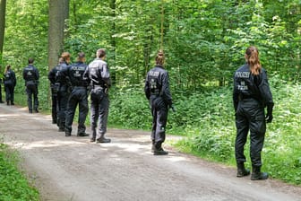 Personensuche mit Großaufgebot (Archivbild): Die Polizei sucht seit Dezember nach der Frau.