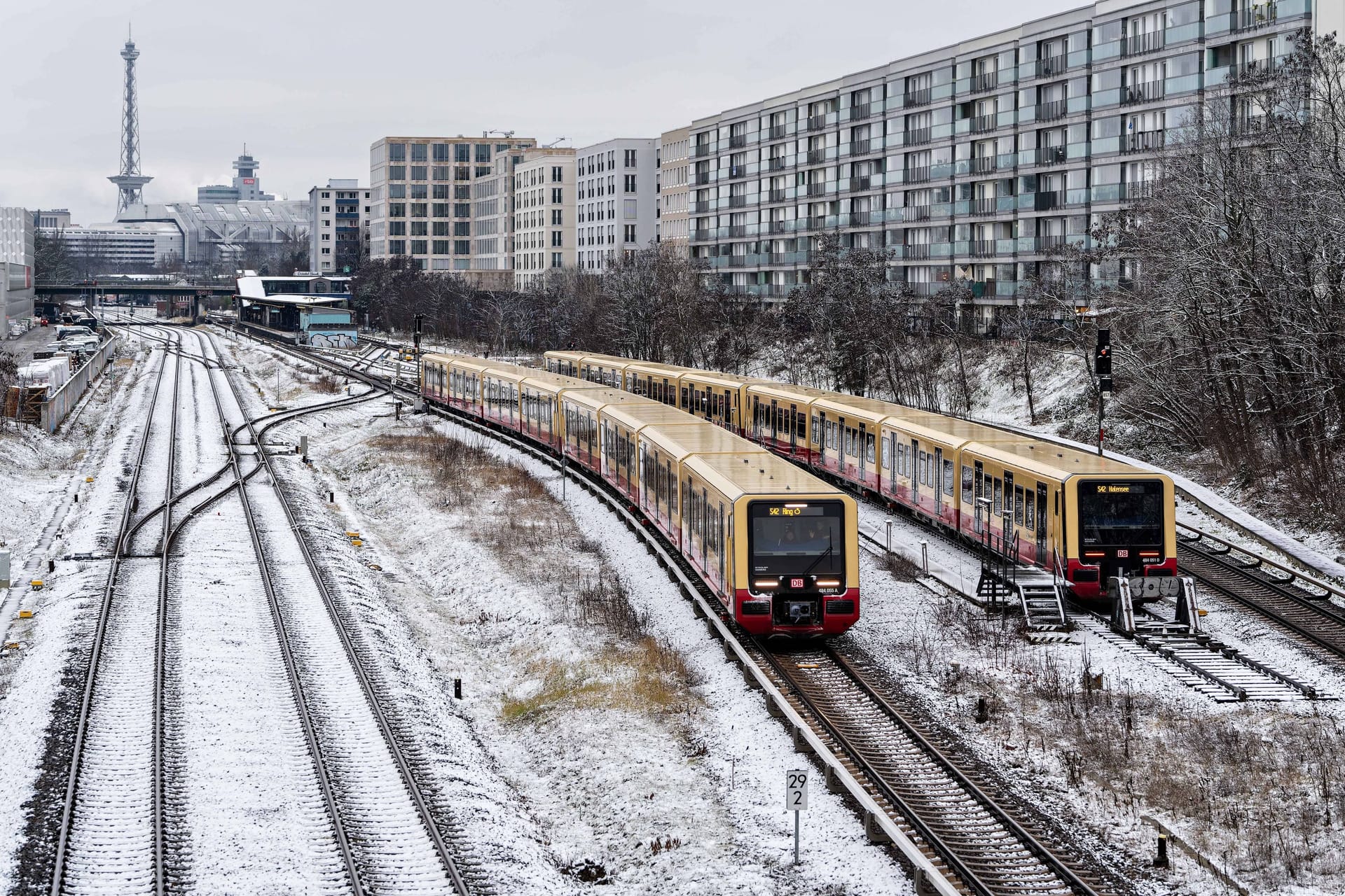 S-Bahn-Verkehr in Berlin (Symbolfoto): Zur Wochenmitte droht ein Verkehrschaos.