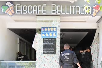 Polizei im Saarland (Archivbild): Im Rahmen einer europaweiten Razzia gegen organisierte Kriminalität wurden auch die Räume einer Eisdiele durchsucht.