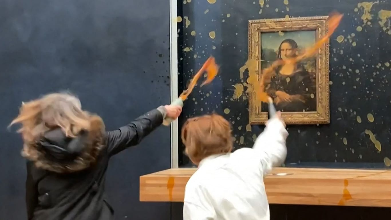 "Mona Lisa" mit Suppe beworfen: Zwei Aktivistinnen hatten das Gemälde angegriffen.