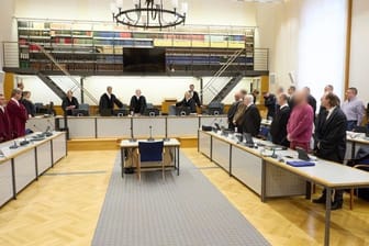Putsch-Prozess: In Koblenz stehen vier Männer und eine Frau vor Gericht, weil sie eine terroristische Vereinigung gegründet haben oder Mitglied gewesen sei sollen.