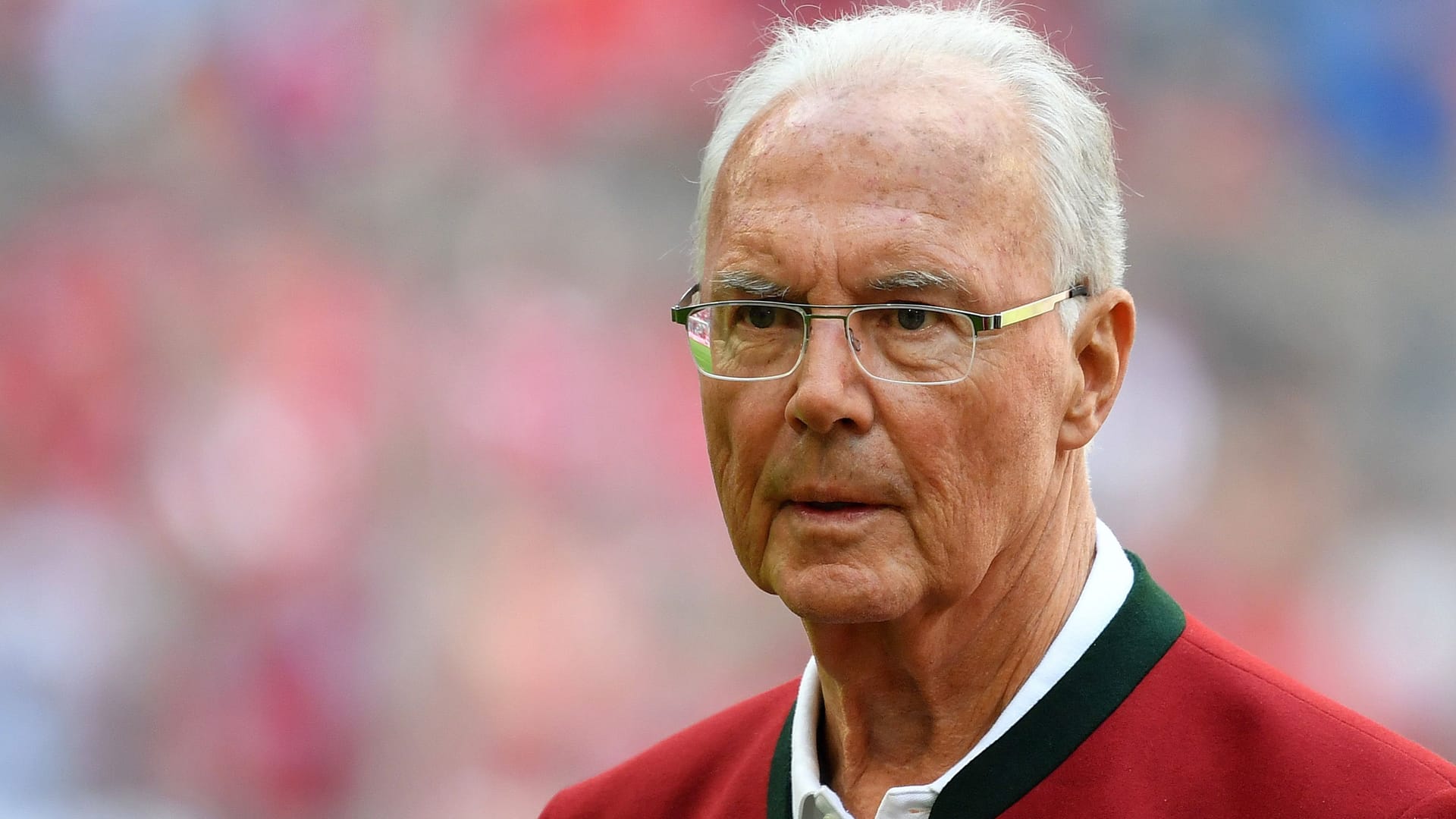 Franz Beckenbauer bei einer Ehrung des FC Bayern: Die Fußball-Legende ist am Montag gestorben.