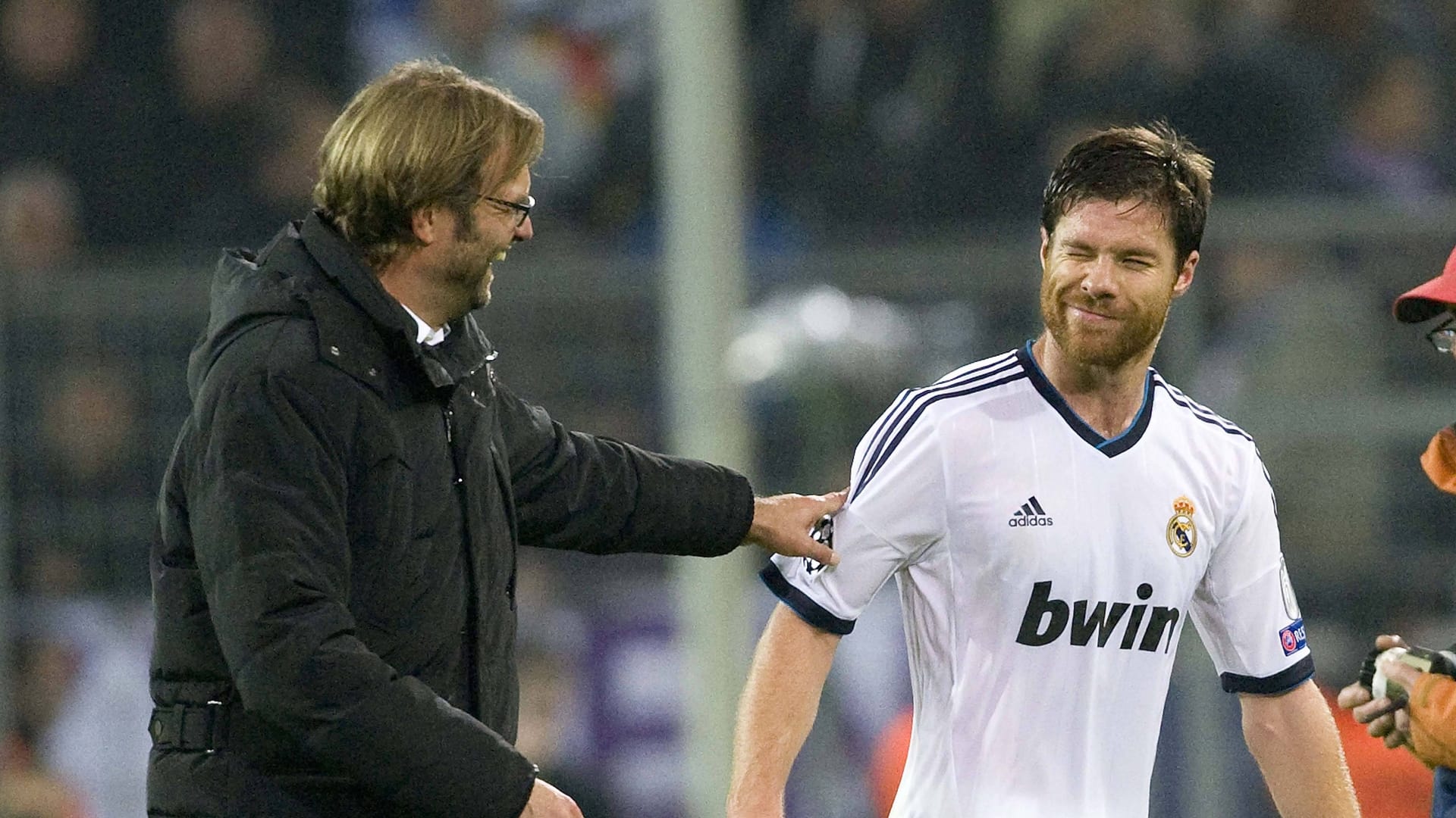 Folgt einer auf den anderen? Jürgen Klopp (l.) zu BVB-Zeiten mit seinem möglichen Liverpool-Nachfolger Xabi Alonoso im Real-Trikot.