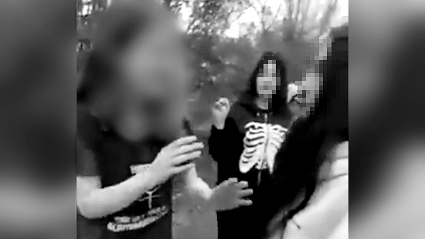 Folter-Video: Ohne jede Unkenntlichmachung war das Video verbreitet worden, in dem eine Zwölfjährige trotz ihres Weinens und Flehens über längere Zeit gequält wurde.