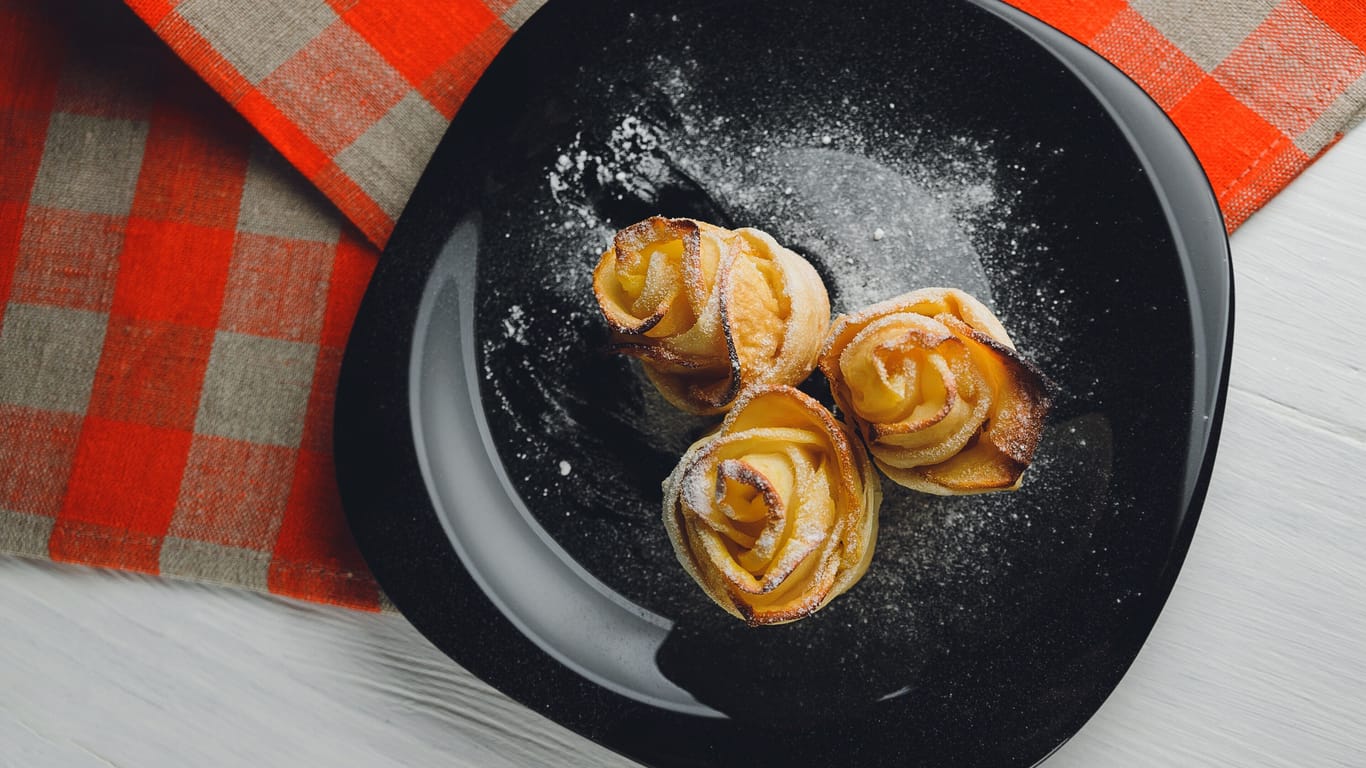 Blätterteig-Muffins sind schnell gebacken und machen auf der Kaffeetafel ordentlich was her.