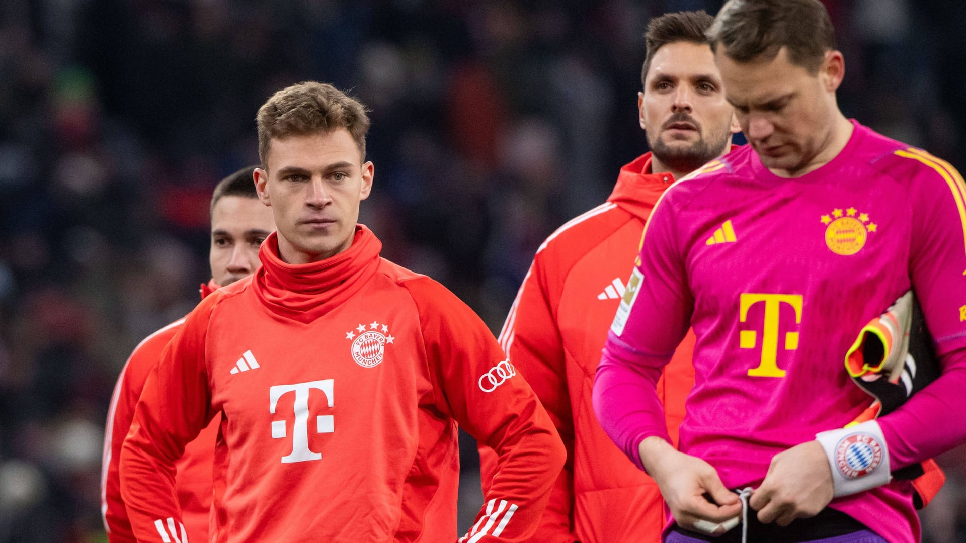 Joshua Kimmich (l.): Der Nationalspieler war enttäuscht nach der Niederlage gegen Werder Bremen. Joshua Kimmich (l.): Der Nationalspieler war enttäuscht nach der Niederlage gegen Werder Bremen.