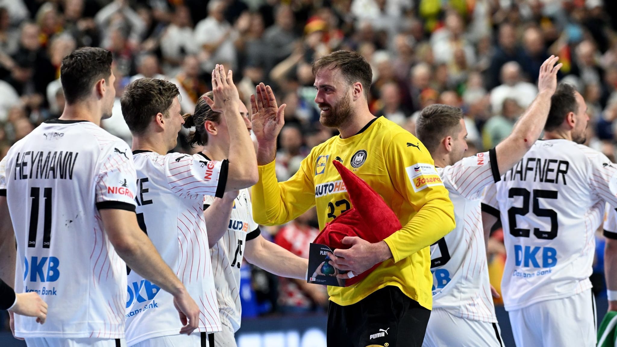 «Unser bester Mann»: Handballer setzen auf Torwart Wolff
