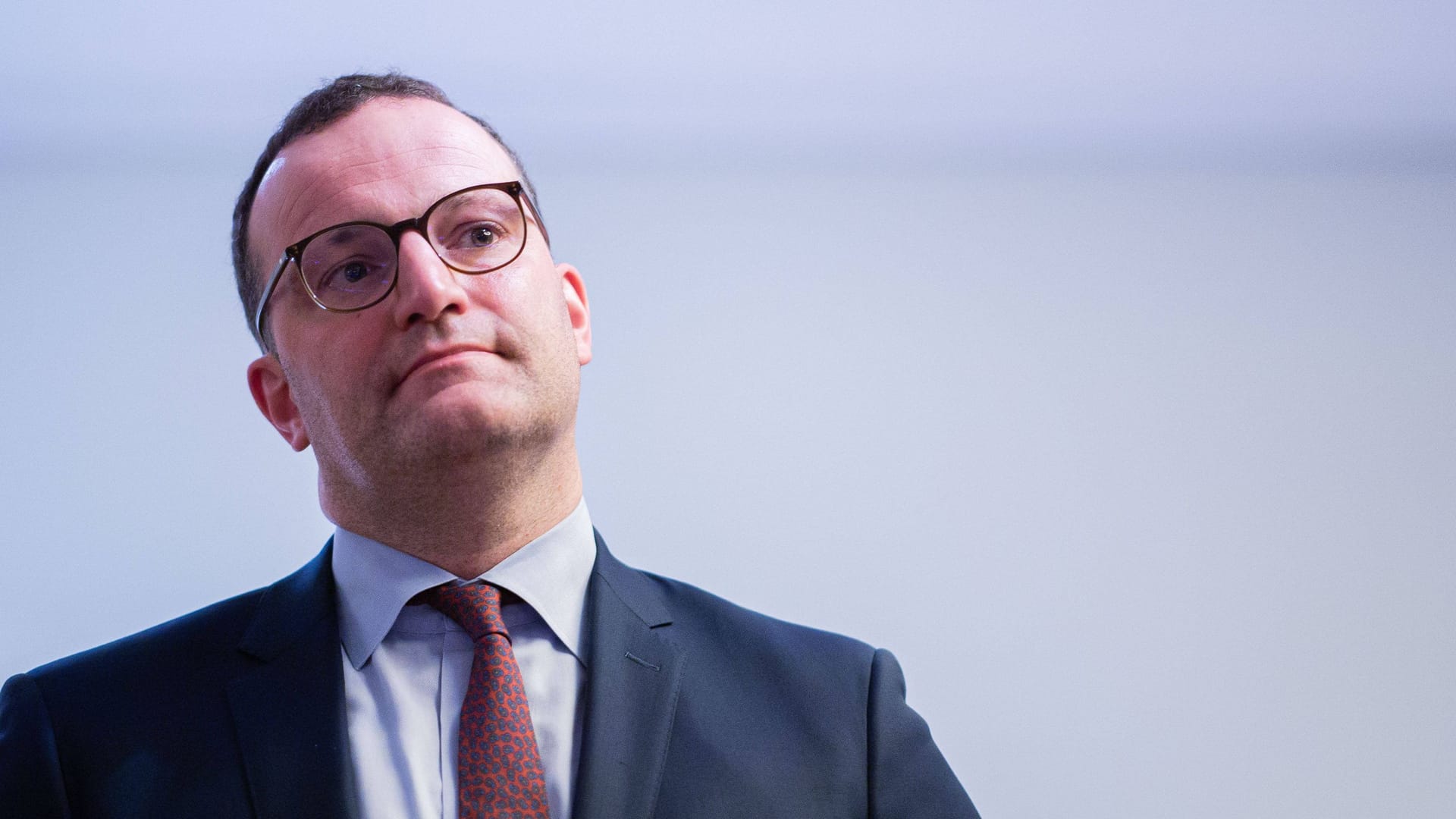 Jens Spahn, Unionsfraktionsvize (Archivbild): Er hat vorgeschlagen, die Verfassung zu ändern, um die Sanktionen gegen Bürgergeldempfänger zu verschärfen.