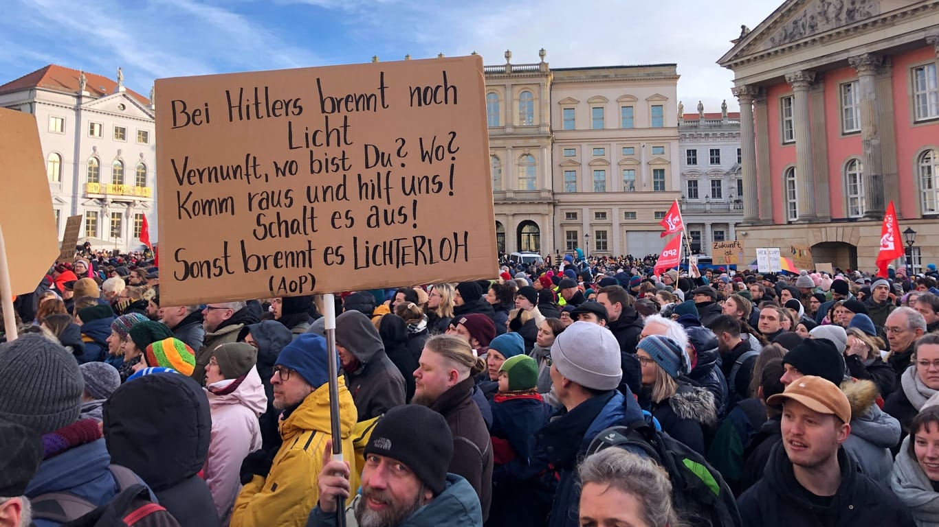 Plakat auf der Demo gegen Rechts in Potsdam am 14. Januar 2024