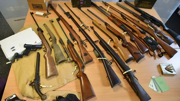 Ein Teil der gefundenen Waffen