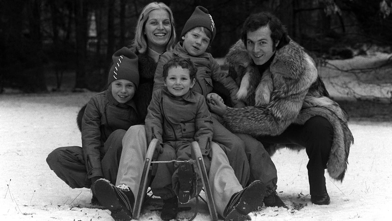 Franz Beckenbauer mit Frau Brigitte und den Söhnen Stephan, Michael und Thomas