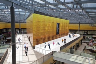 Eisbahn mitten im Shoppingcenter: Eine Animation der Thier-Galerie zeigt, wie das besondere Event im Herzen von Dortmund in etwa aussehen soll.