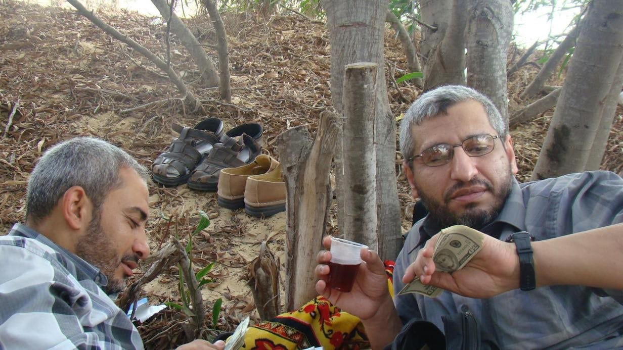 Mohammed Deif (r.): Auf diesem von den israelischen Streitkräften veröffentlichten Bild soll der Chef des bewaffneten Arms der Terrororganisation Hamas zu sehen sein.