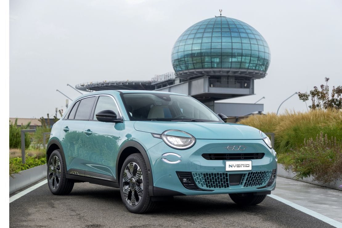 Neuzugang: Den Fiat 600 gibt es nun auch als Hybrid mit Benzinmotor.