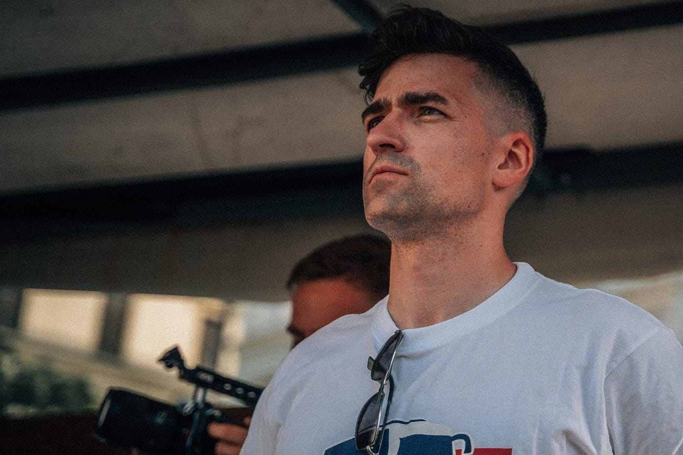"Remigrationstour": Martin Sellner ist als lebender Werbeträger für die Fantasien unterwegs, Millionen Menschen aus Deutschland zu werfen. Künftig könnte an der Grenze selbst für ihn Schluss sein.