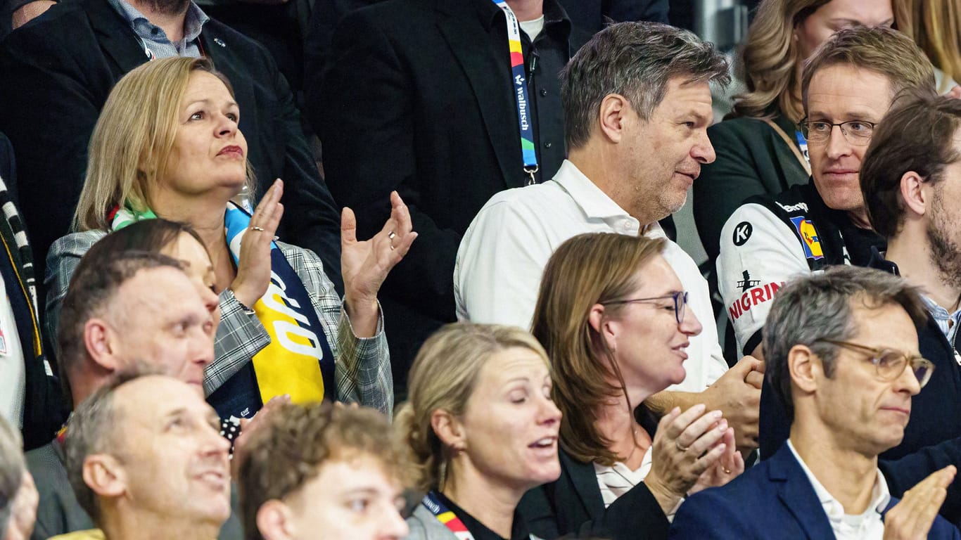 Innenministerin Nancy Faeser (SPD), Wirtschaftsminister Robert Habeck (Gruene) und Schleswig-Holsteins Ministerpräsident Daniel Günther besuchten das deutsche EM-Spiel gegen Frankreich.