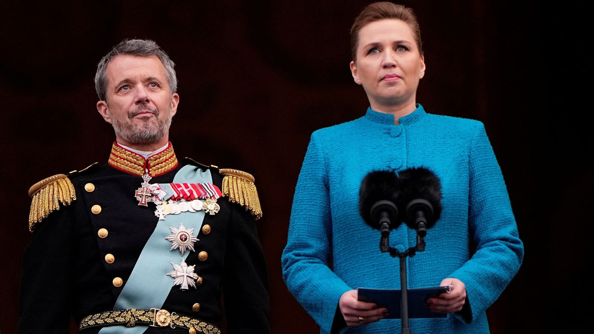 Mette Frederiksen ruft Frederik X. zum König aus.