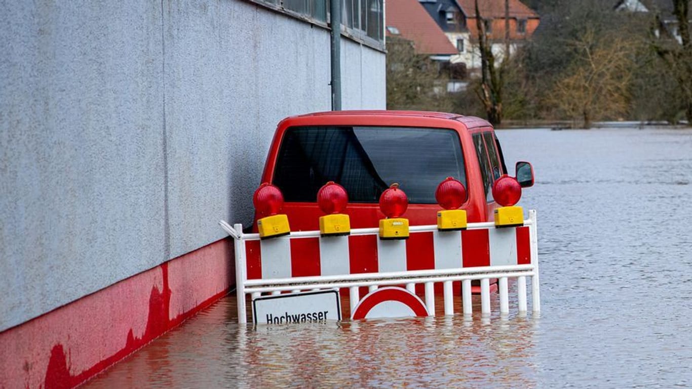 Hochwasser im Saarland: Die Blies überflutete in Neunkirchen zahlreiche Straßen.
