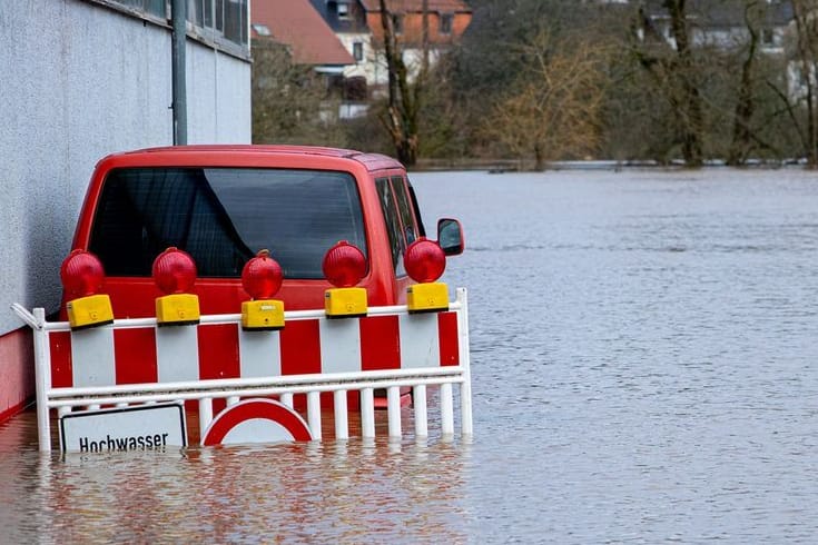 Hochwasser im Saarland: Die Blies überflutete in Neunkirchen zahlreiche Straßen.