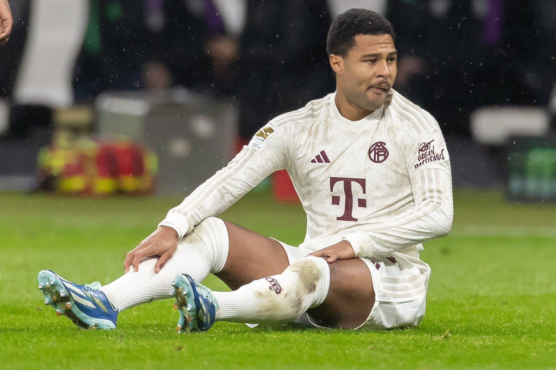 Serge Gnabry: Der Nationalspieler fehlt den Bayern bereits seit Anfang Dezember.