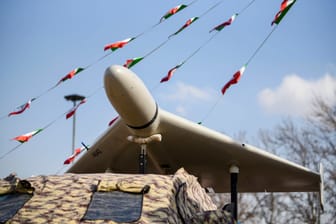 Eine iranische Schahed-Drohne (Symbolbild): Bei einem Luftangriff auf pakistanischem Territorium sollen iranische Drohnen und Raketen zwei Kinder getötet haben.