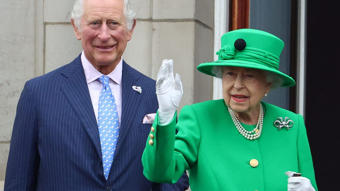 Charles und Elizabeth II.: Die Queen arbeitete bis zu ihrem Tod.