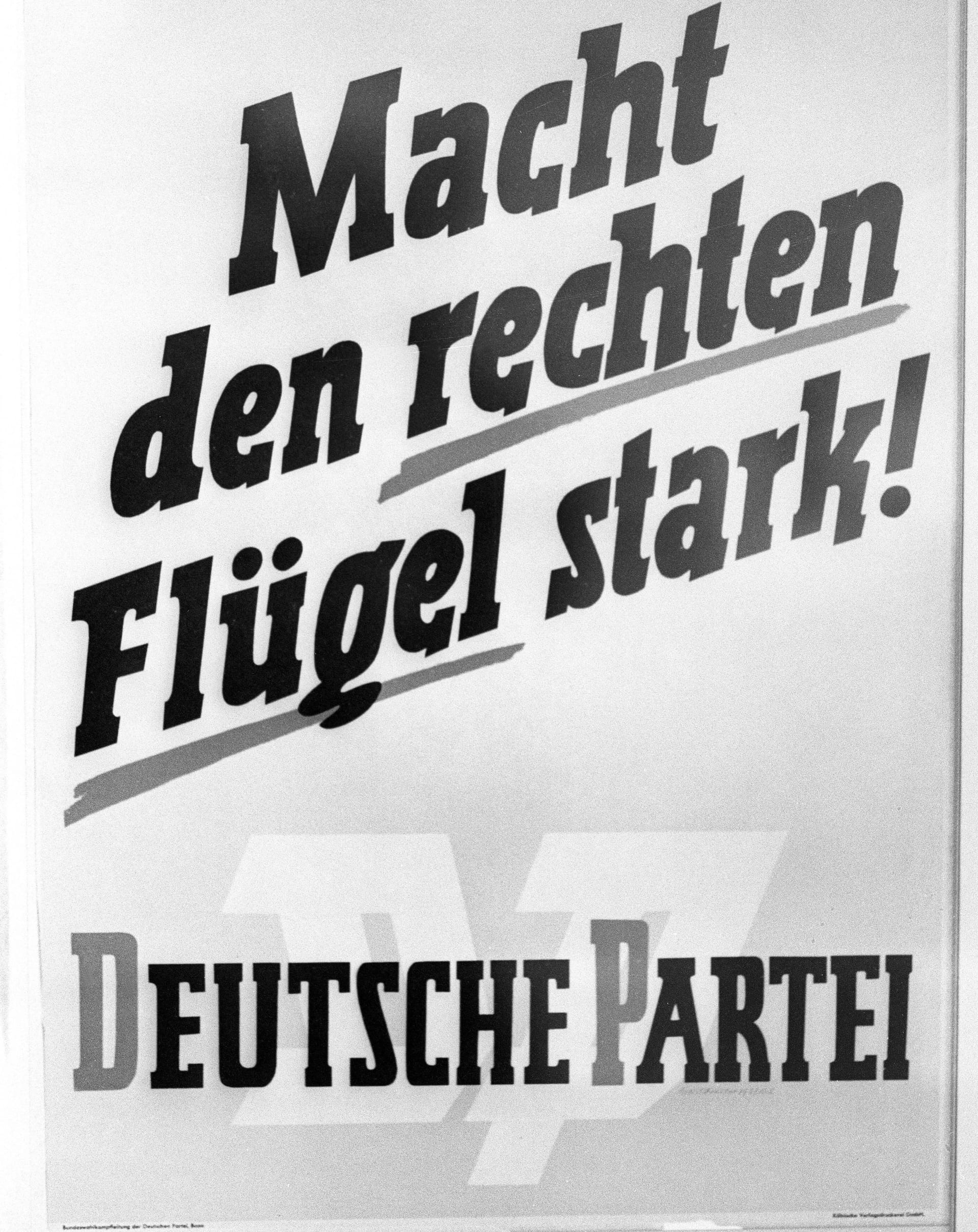 Reproduktion eines historischen Wahlplakats der Deutschen Partei