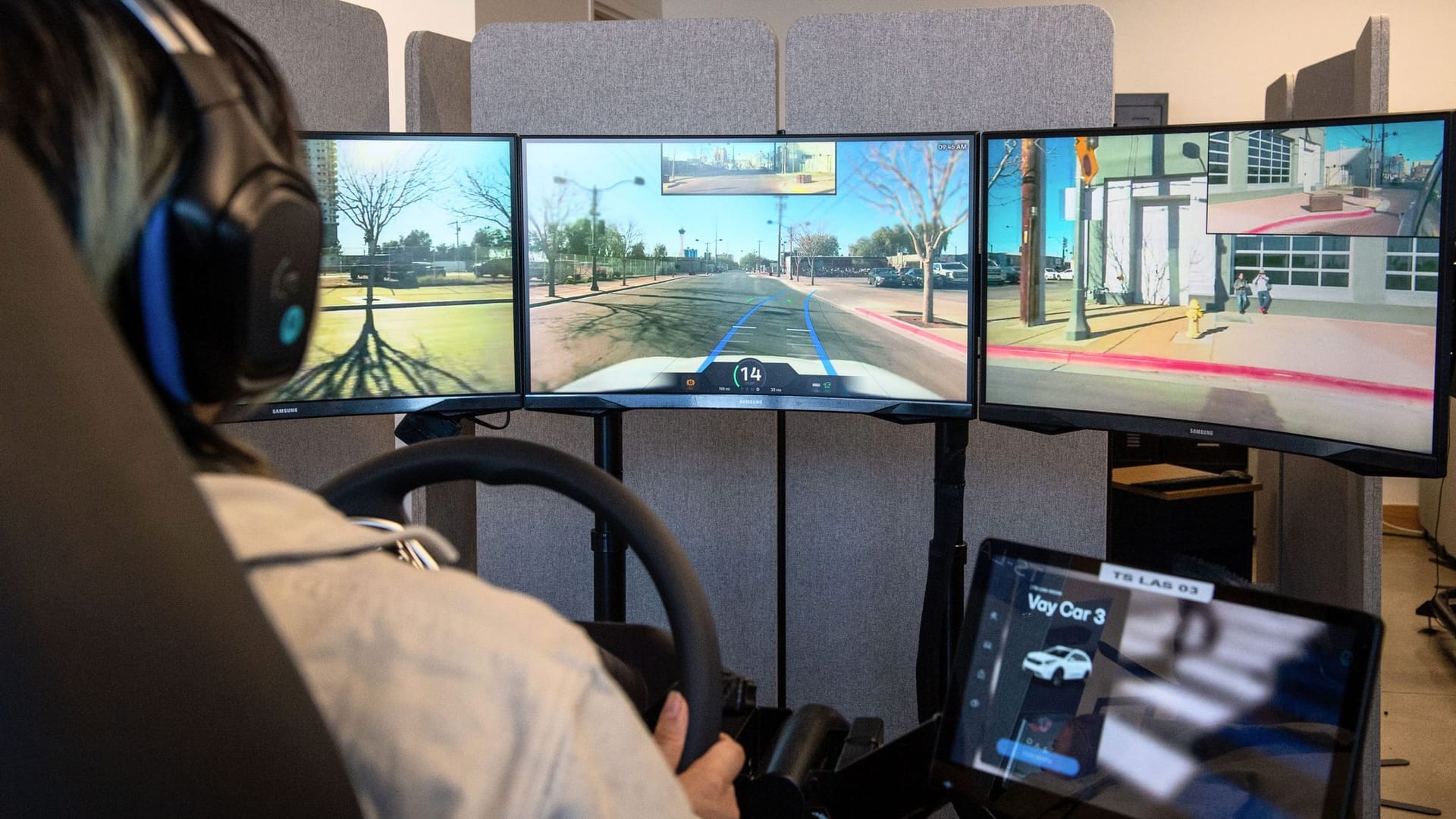 Eine Telefahrerin lenkt ein Fahrzeug des Berliner Start-ups Vay durch Las Vegas. Eine Telefahrerin lenkt ein Fahrzeug des Berliner Start-ups Vay durch Las Vegas.
