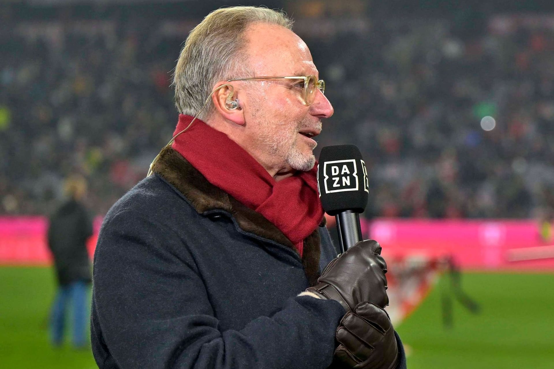 Sichtlich bewegt: Karl-Heinz Rummenigge im Interview vor dem Bayern-Spiel gegen Hoffenheim.